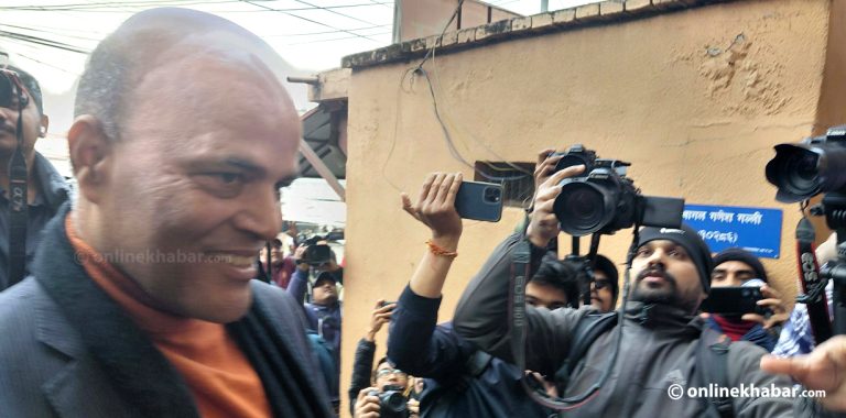 बालेन-रवि वार्ता चलिरहँदा कुपण्डोल पुगे अमरेशसिंह