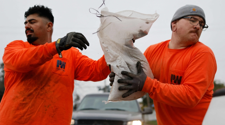 क्यालिफोर्नियामा आँधीपछि भारी वर्षा र हिमपात, सयौं विस्थापित