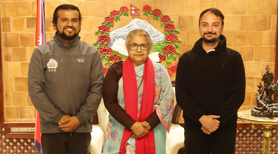 वर्ल्ड चेस च्याम्पियनसिपका लागि कतार जान लागेका दुई खेलाडीलाई प्रधानमन्त्रीले गरिन् बिदाइ