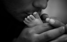 चिनियाँ अर्बपतिले अमेरिकामा जन्माए १०० सन्तान !