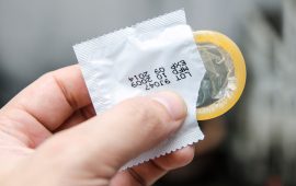 अनलाइन किनमेलको रोचक दृश्य : १ लाखको कण्डम, १० रुपैयाँको छपाइ सामग्री