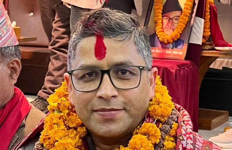 नेपाल स्वास्थ्यकर्मी संघको अध्यक्षमा दीपकराज भट्ट