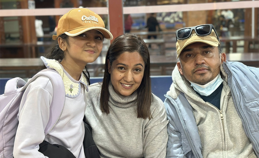 ग्रीनकार्ड लिएको जनाउँदै धुर्मुसले भने : हामी भागेर अमेरिका आएको होइन