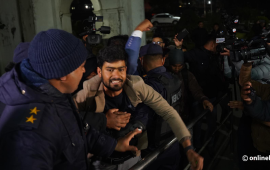 सिंहदरबारमै जेनजीसँगको सम्झौता च्यात्ने युवाले गरे निर्वाचन आयोगभित्रै हुलदंगा