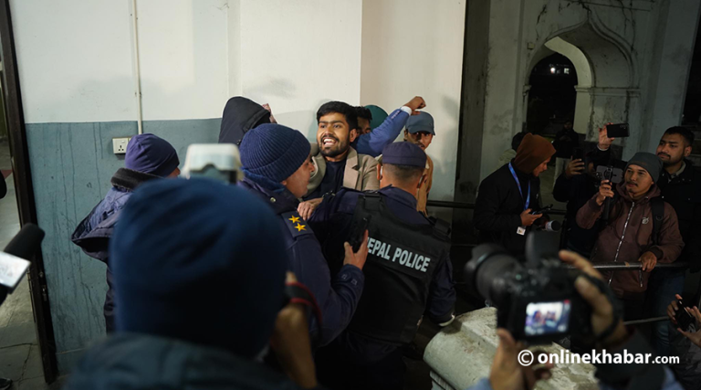 निर्वाचन आयोगभित्र नाराबाजी