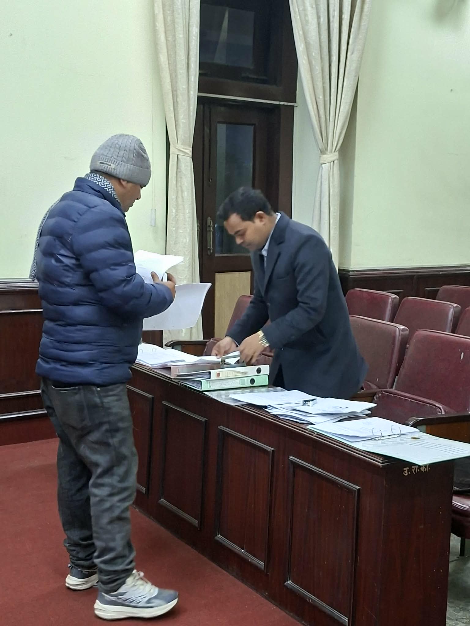 समानुपातिकको सूची टुङ्ग्याएर मध्यरातमा आयोग पुग्यो कांग्रेस, धमाधम क्लस्टर मिलाउँदै