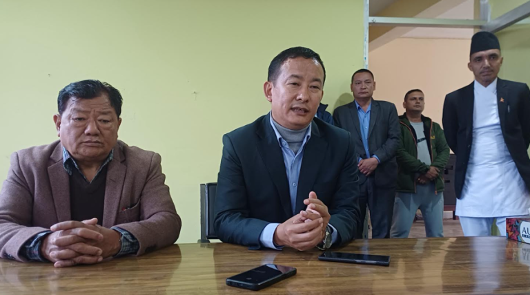 पूर्वाधारको बहाना बनाएर हिउँदे अधिवेशन छल्न खोज्दैछ : आङ्बो