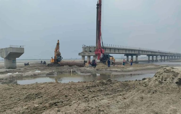 सिरहा र धनुषा जोड्ने कमला पुल चैतभित्र सञ्चालनमा ल्याउन लक्ष्य