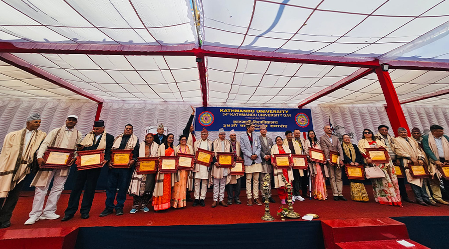 काठमाडौं विश्वविद्यालयका ८२ जना शिक्षक तथा कर्मचारी सम्मानित
