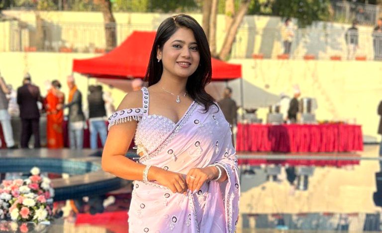 ‘झिंगेदाउ २’ को सेटमा जन्मदिन मनाउँदै केकी : अझै क्रिएटिभ हुन सकूँ