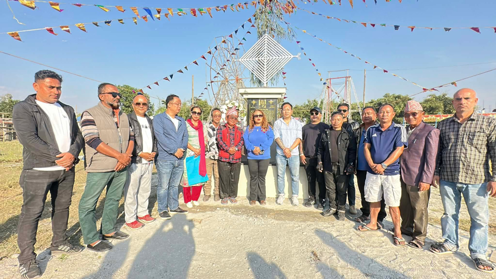 मृतकको सम्झनामा थक्लुङ परिवारले बनायो सिलाम साक्मा