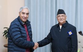 देउवा संकटमा पर्दा ओलीलाई पीर