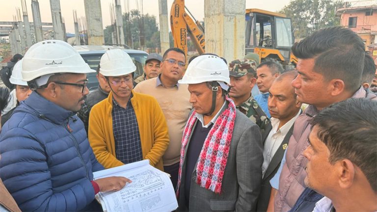 भरतपुरको सिटी हल ५ वर्षदेखि अधुरै, कुलमानले गरे अवलोकन