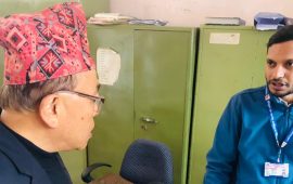 डिल्लीबजारस्थित मालपोत कार्यालयमा मन्त्री इङनामको छड्के