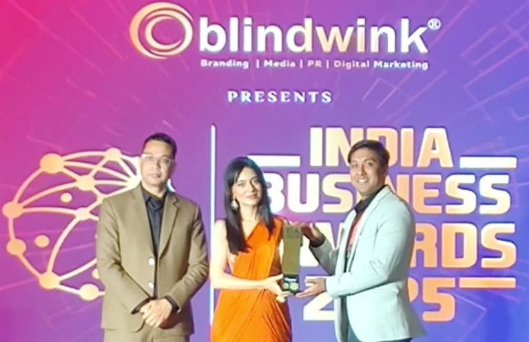 महालक्ष्मी विकास बैंक अन्तर्राष्ट्रिय अवार्डबाट सम्मानित