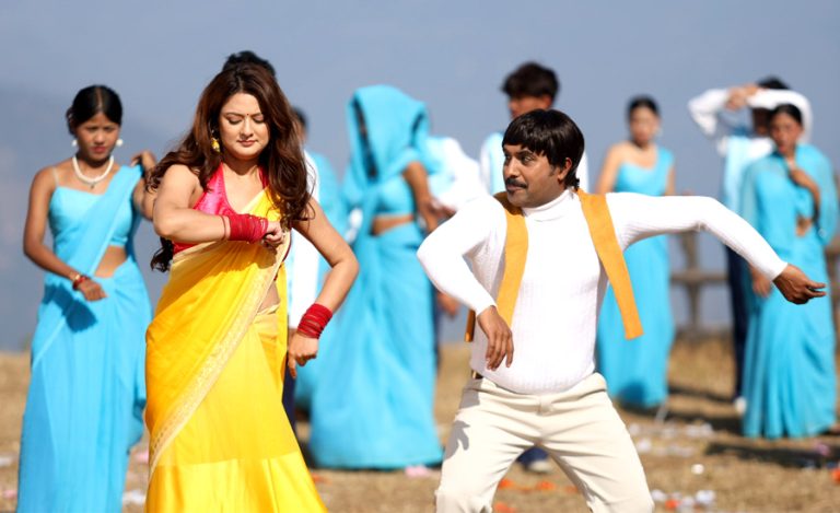 जर्सिङ पौवामा रोमान्टिक विजय र वर्षा : यसरी हुँदैछ ‘मालती मंगले’ छायांकन