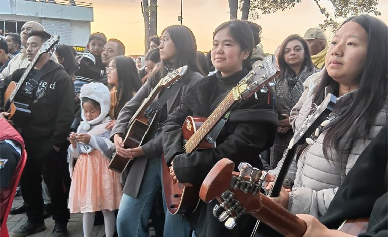 सयौं गिटारिस्टले मनाए रक ब्यान्ड ‘मन्त्र’ को २५ वर्ष, गुन्जियो ‘वीर वीर गोर्खाली’