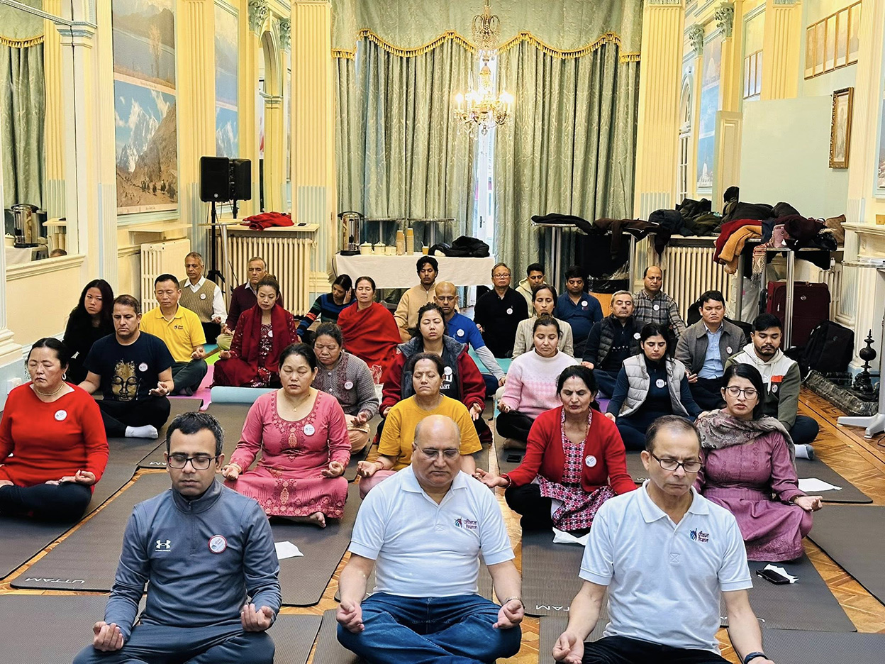 लन्डनस्थित नेपाली दूतावासमा पहिलोपटक आयोजना भयो ध्यान शिविर