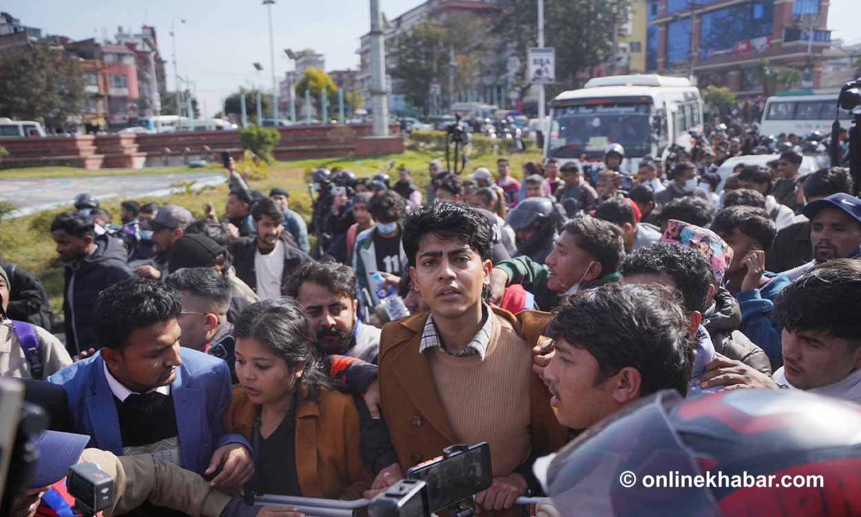 सामूहिक गिरफ्तारी दिने भन्दै गएको ढुंगाना समूहलाई प्रहरीले रोक्यो