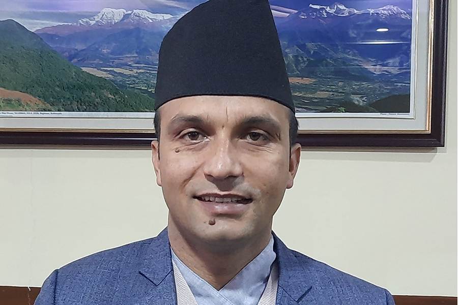 ३२ वर्षकै उमेरमा पालिका हाँकेका ओझाको एमाले केन्द्रीय सदस्यमा दाबी