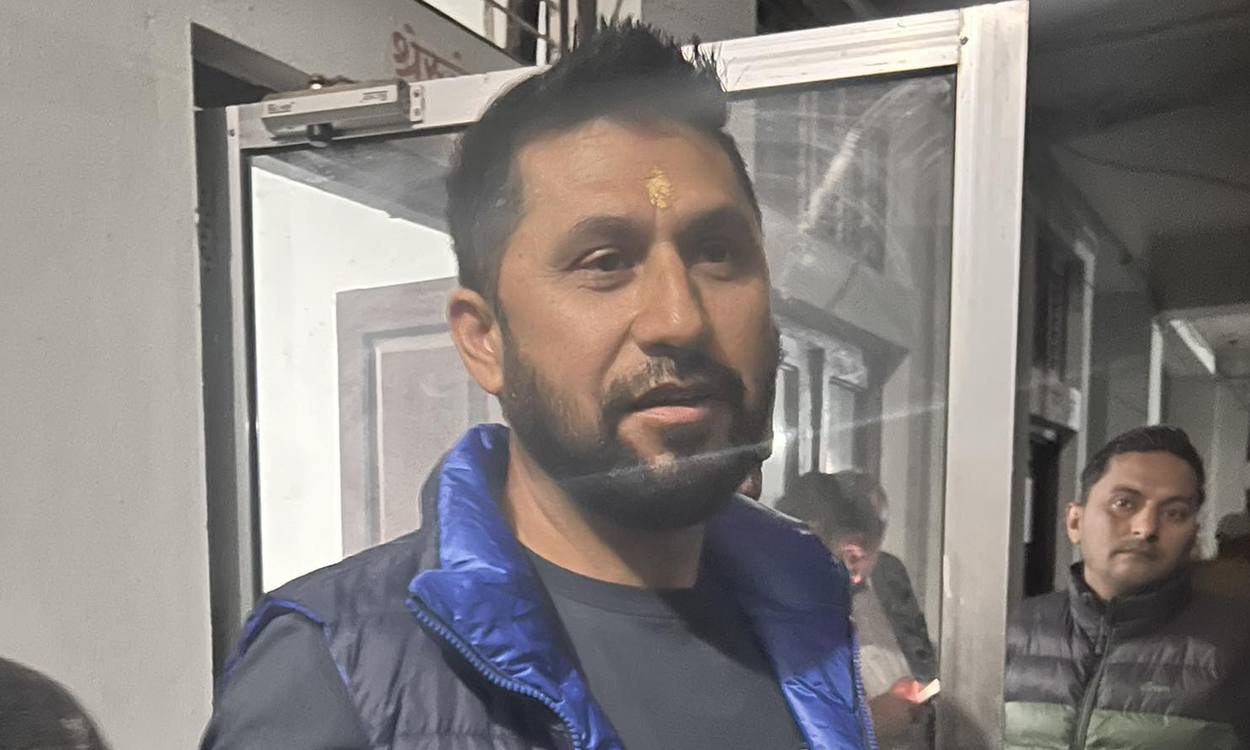 रुपन्देहीबाट चितवन फर्किए लामिछाने