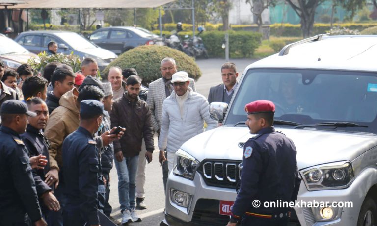 बयान दिन जाँचबुझ आयोगमा रमेश लेखक (तस्बिरहरू)