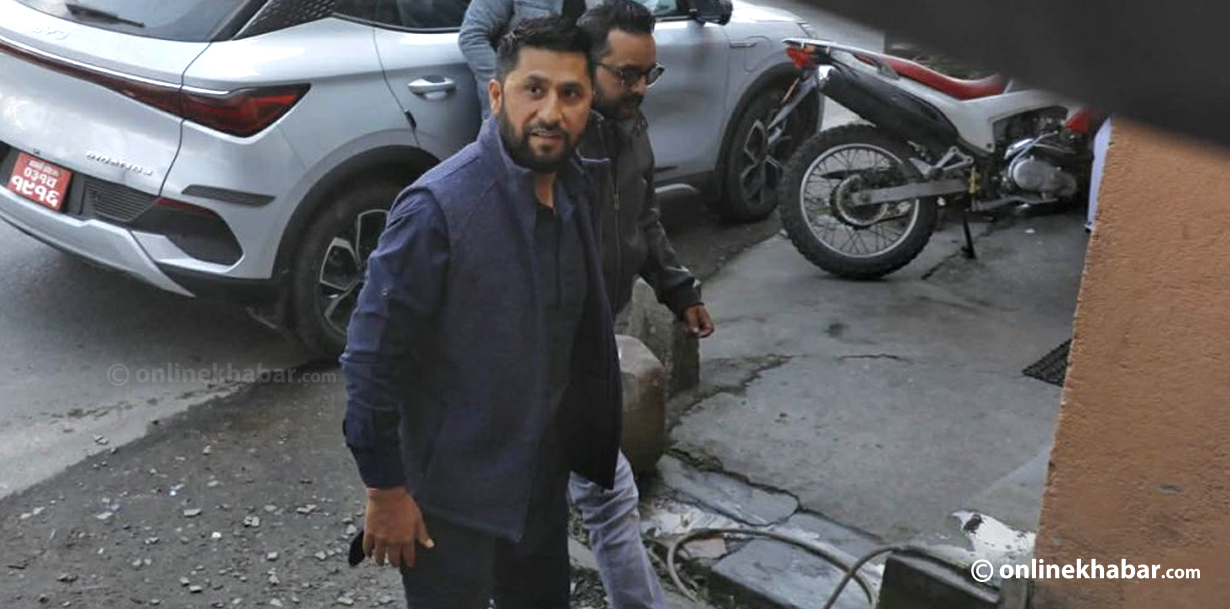 बालेनसँग वार्ता सकेर निस्किए रवि