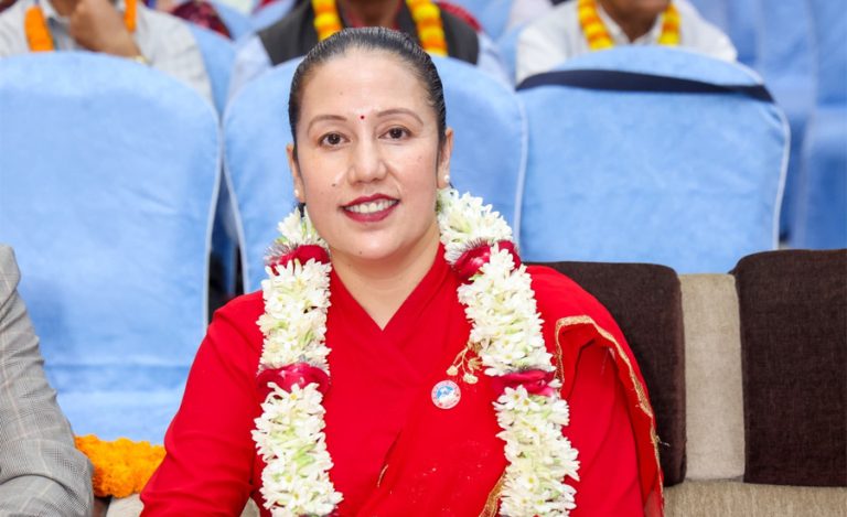 लोकदोहोरी गायिका थापामगर कांग्रेस धादिङ २ बाट उम्मेदवार सिफारिस