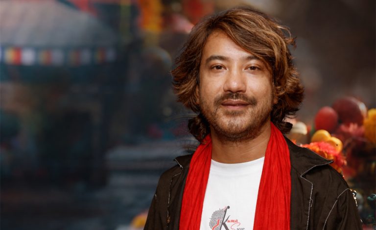 रोजमान महर्जनको स्वरमा ‘झरीपछिको इन्द्रेणी’ ले ल्यायो भजन