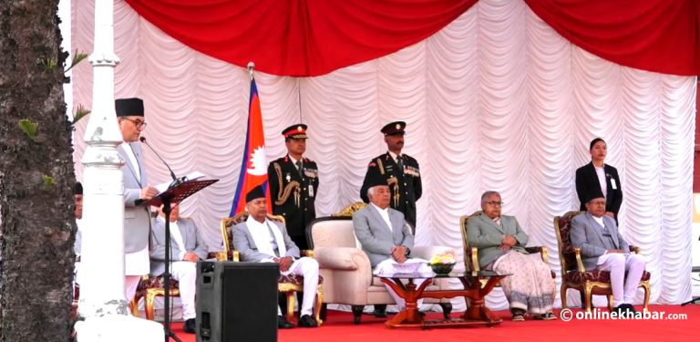 ४ नयाँ मन्त्रीको शपथ हुँदै (लाइभ)