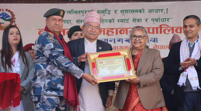 सशस्त्रको दक्षिणकाली गणलाई ललितपुर महानगरले गर्‍यो पुरस्कृत