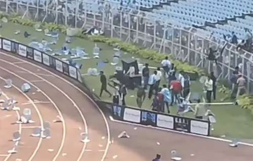 मेसी हेर्न नपाएको झोकमा रंगशाला तोडफोड