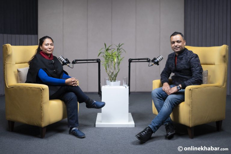 सुमनालाई प्रश्न– तपाईं अचेल कता उभिनुभएको?