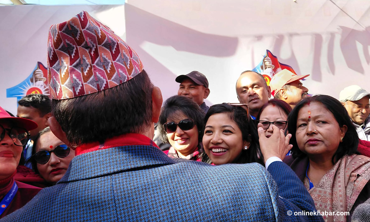 एमाले महाधिवेशन : भोट हाल्ने लाइनमा सुनिता डंगोल