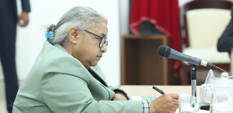 सर्वपक्षीय बैठकमा प्रधानमन्त्री- निर्वाचनलाई संकट हैन, खुशीको रुपमा लिऔं