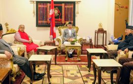 ओली, देउवा र प्रचण्डसँग राष्ट्रपति र प्रधानमन्त्रीको छलफल