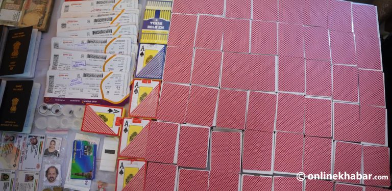 तासमा चिप जोड्ने र आँखामा लेन्स लगाएर क्यासिनो खेलाउने ७ जना पक्राउ