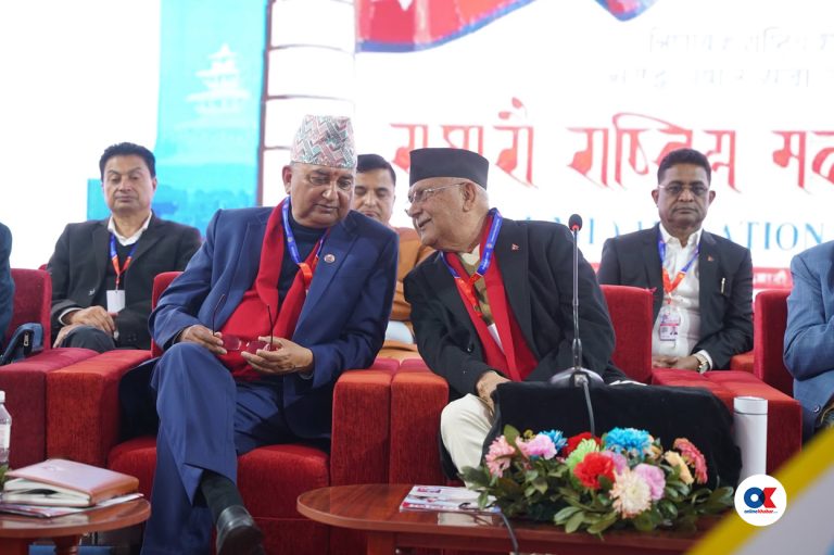 ओलीलाई ईश्वर पोखरेले भने- अभिभावक भएर बस्नुस्, नेतृत्व हामीलाई दिनुस्