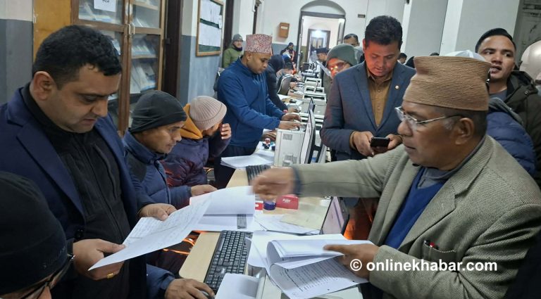 बन्दसूची बुझाउन एमाले पनि पुग्यो निर्वाचन आयोग