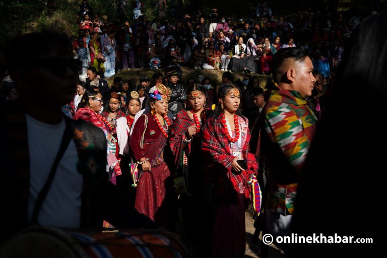 हात्तीवनमा उधौलीको हर्षोल्लास (तस्वीरहरू)