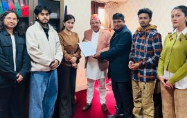 विदेशमा रहेका नेपालीलाई मताधिकार दिन दबाब बढाउँदै पढेर फर्केका युवाहरू