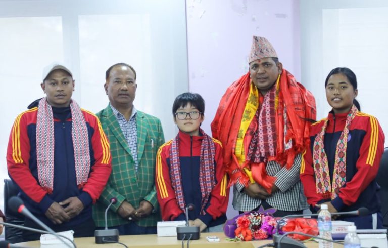 अन्तर्राष्ट्रिय कराते प्रतियोगिता खेल्न नेपाली वादोरियो कराते टोली भारत प्रस्थान