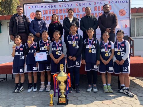 भ्याली पब्लिकलाई केभीकेएसएस बास्केटबल कपको उपाधि