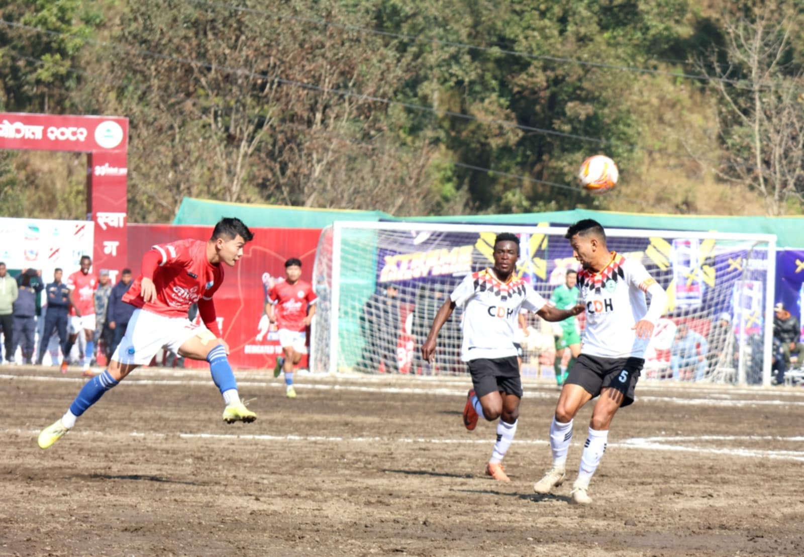 आयोजक त्रिवेणीलाई टाइब्रेकरमा हराउँदै मर्स्याङ्दी त्रिवेणी कप फुटबलको सेमिफाइनलमा