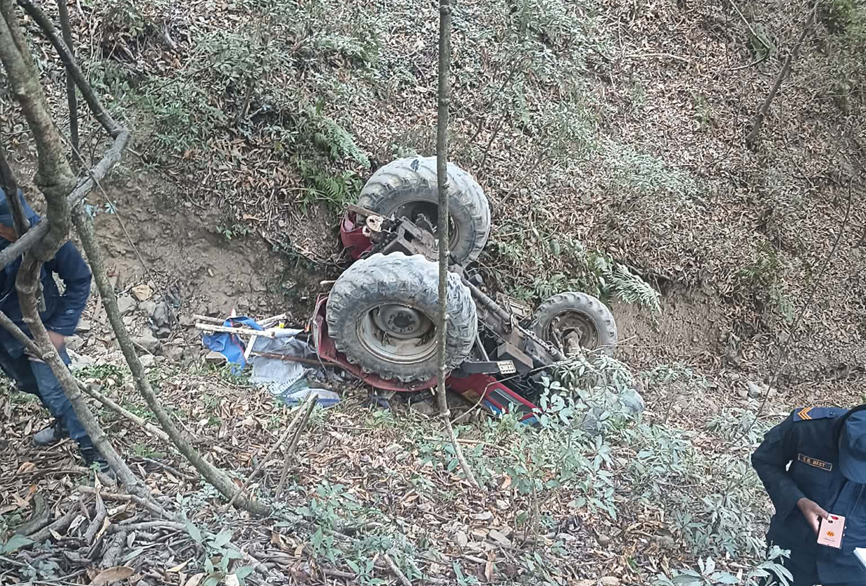 बैतडीमा ट्याक्टर दुर्घटना हुँदा एकको मृत्यु, ३ जना घाइते