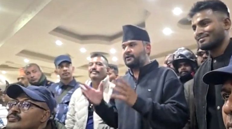 जनकपुरमा बालेनले भने- भेटेर खुसी लाग्यो, विशेष कुरा भोलि भन्छु