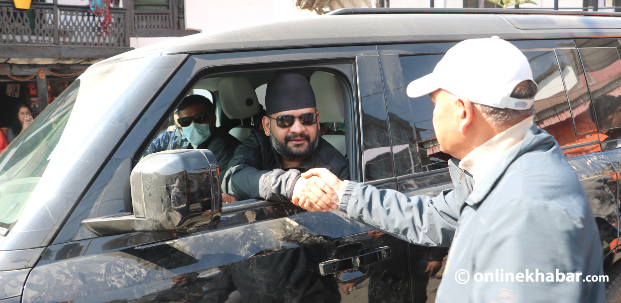 धनकुटा पुगे बालेन, गाडीबाट ओर्लिएनन्