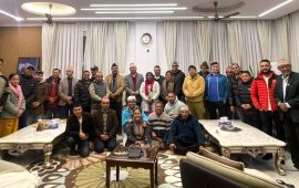 एमाले छाडेका बासुदेव भेटेपछि विष्णु पौडेलले लेखे- हामी सँगै छौं