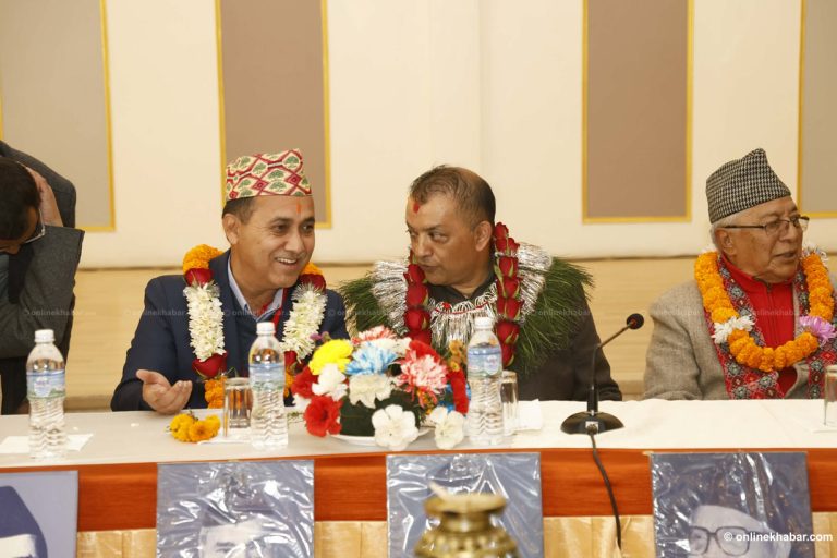 कांग्रेस केन्द्रीय कार्यसमिति बैठक अर्पन बैंक्वेटमा जारी