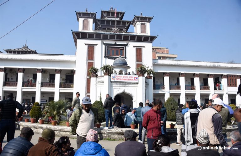 गगन र देउवा पक्षको दाबी अध्ययन गर्दै आयोग